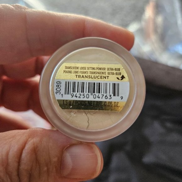 LAURA MERICIER - THREE PIECE KIT - MOISTURIZER BLUSH/PUFF & TRANS POWDER - NEW - Picture 3 of 4